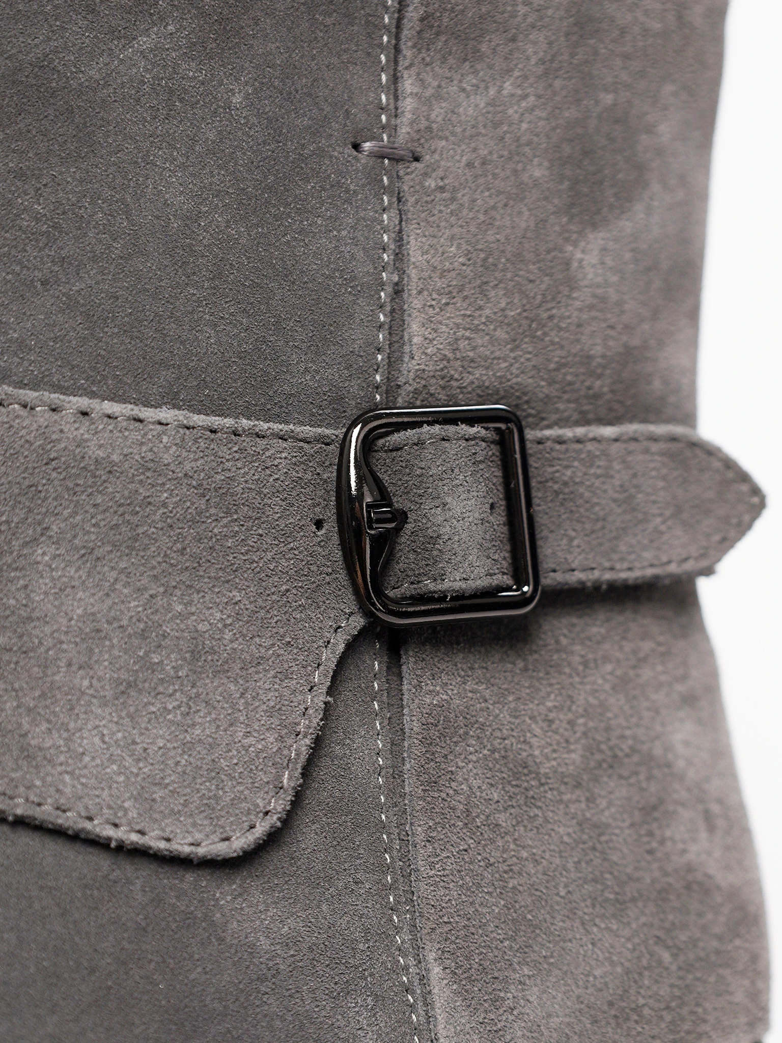 Ботинки серого цвета на среднем широком каблуке